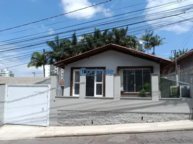 Casa com 3 Quartos à venda, 110m² no Barreiros, São José