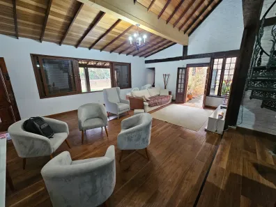 Casa com 5 Quartos à venda, 258m² no Nogueira, Petrópolis