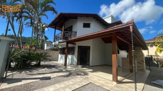 Casa com 3 Quartos para alugar, 180m² no Cachoeira do Bom Jesus, Florianópolis
