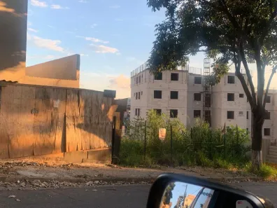 Lote/Terreno à venda, 647m² no Cabral, Contagem