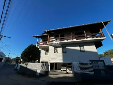 Casa com 5 Quartos para alugar, 200m² no Limoeiro, Brusque