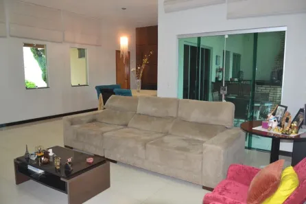Casa com 3 Quartos à venda, 211m² no Santa Mônica, Uberlândia