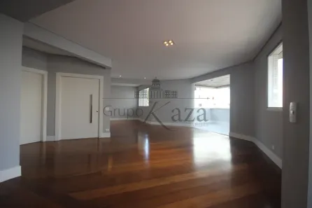 Apartamento com 3 Quartos para alugar, 244m² no Vila Uberabinha, São Paulo
