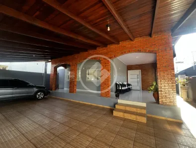 Casa com 4 Quartos à venda, 271m² no Quilombo, Cuiabá