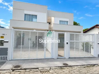 Casa com 3 Quartos à venda, 160m² no São João, Itajaí