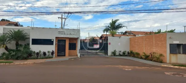 Casa com 2 Quartos para alugar, 70m² no Tiradentes, Campo Grande
