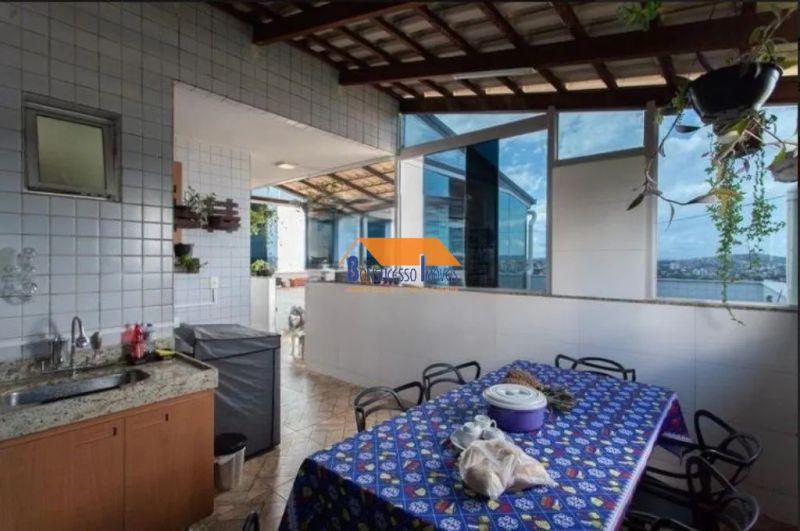 Cobertura com 2 quartos — Heliópolis, Belo Horizonte