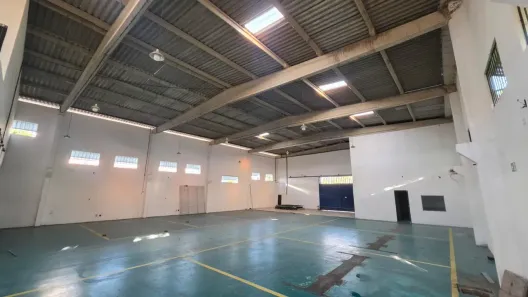 Galpão/Depósito/Armazém para alugar, 800m² no Quintas do Calhau, São Luís