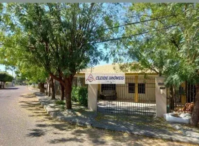 Casa com 3 Quartos à venda, 200m² no Jardim Califórnia, Cuiabá