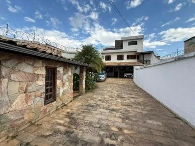 Casa com 2 Quartos para alugar, 100m² no Parque Recreio, Contagem
