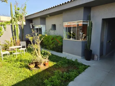Casa com 2 Quartos à venda, 95m² no Jardim Montecatini, Londrina