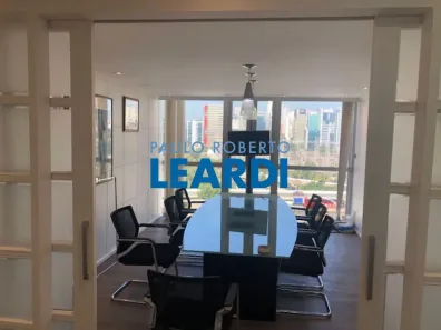Sala Comercial à venda, 170m² no Vila Olímpia, São Paulo