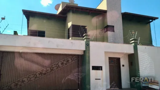 Sobrado com 4 Quartos à venda, 825m² no Jundiaí, Anápolis