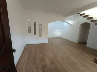 Sobrado com 3 Quartos para alugar, 199m² no Vila Yara, Osasco
