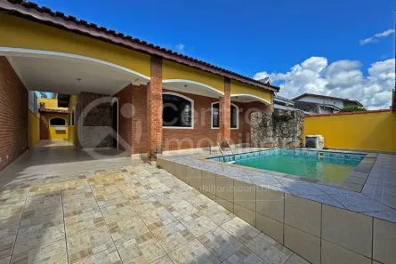 Casa com 3 Quartos à venda, 152m² no Jardim Star, Peruíbe