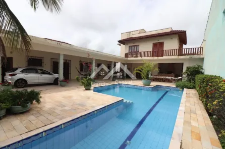 Sobrado com 4 Quartos à venda, 360m² no Jardim Márcia, Peruíbe