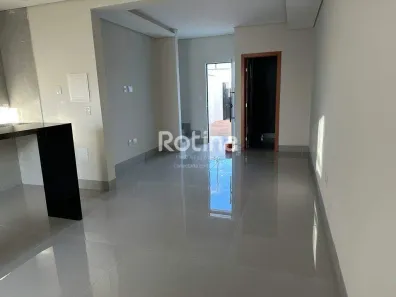Casa com 3 Quartos à venda, 105m² no Novo Mundo, Uberlândia