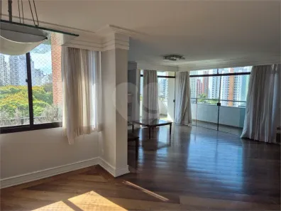 Apartamento com 3 Quartos para alugar, 181m² no Campo Belo, São Paulo