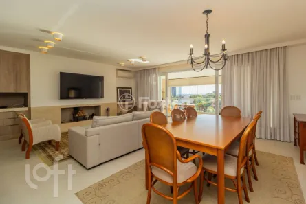 Apartamento com 3 Quartos à venda, 221m² no Cristal, Porto Alegre