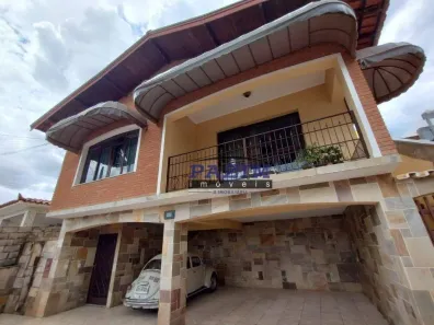 Casa com 3 Quartos à venda, 252m² no Centro, Vinhedo
