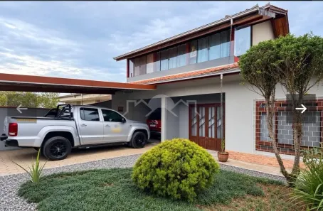 Sobrado com 5 Quartos à venda, 240m² no João Costa, Joinville