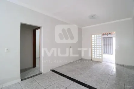 Casa com 2 Quartos para alugar, 80m² no Jardim Europa, Uberlândia
