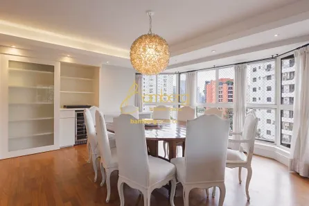 Apartamento com 3 Quartos para alugar, 220m² no Vila Morumbi, São Paulo
