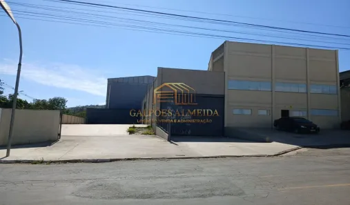 Galpão/Depósito/Armazém para alugar, 750m² no Jardim Nina (Fazendinha), Santana de Parnaíba