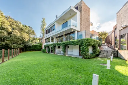 Casa de Condomínio com 4 Quartos para alugar, 493m² no Agronomia, Porto Alegre