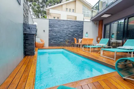 Casa de Condomínio com 4 Quartos para alugar, 278m² no Santa Cândida, Curitiba