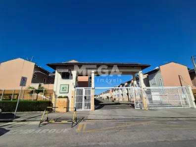 Casa com 2 Quartos para alugar, 58m² no Prefeito José Walter, Fortaleza