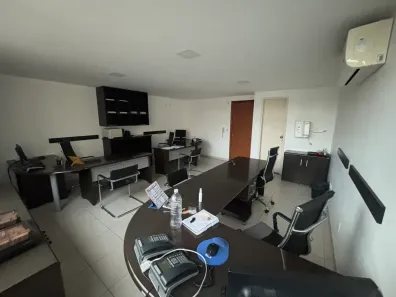 Sala Comercial à venda, 31m² no Vila Valqueire, Rio de Janeiro