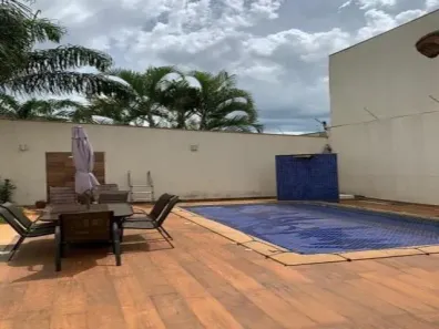 Casa com 4 Quartos para alugar, 340m² no Jardim Colina, Uberlândia