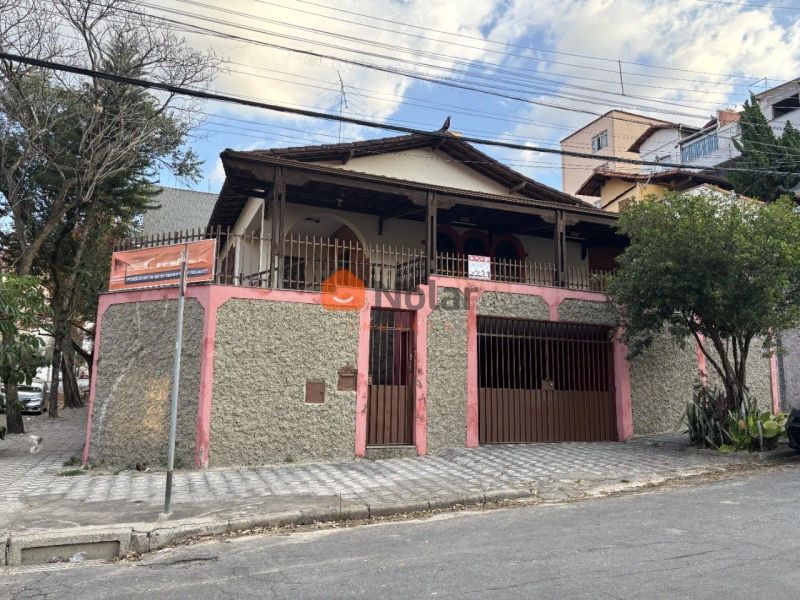 Casa com 4 quartos — Cidade Nova, Belo Horizonte