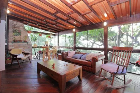 Casa com 3 Quartos à venda, 400m² no Independência, Porto Alegre