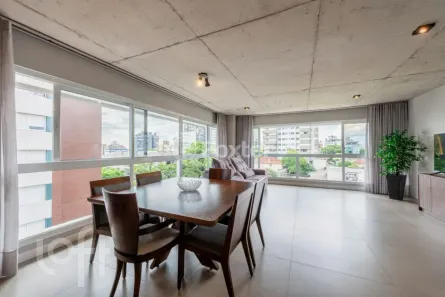 Apartamento com 3 Quartos à venda, 130m² no Petrópolis, Porto Alegre