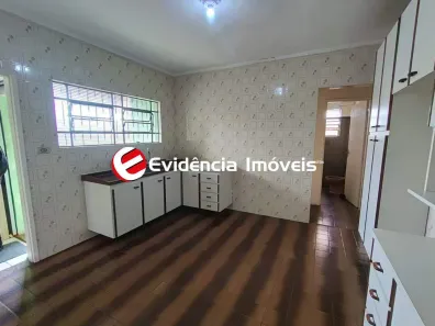 Casa com 2 Quartos para alugar, 170m² no Vila Linda, Santo André
