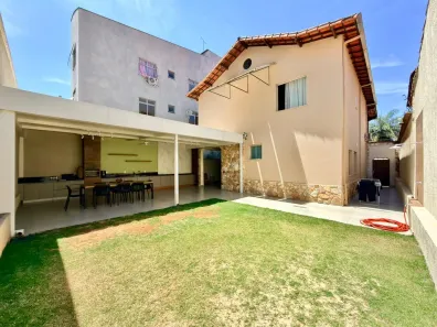 Casa com 4 Quartos à venda, 382m² no Serrano, Belo Horizonte