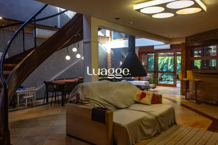 Casa com 3 Quartos para alugar, 375m² no Vila Jardim, Porto Alegre