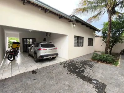 Casa com 3 Quartos à venda, 200m² no Parque Amazônia, Goiânia