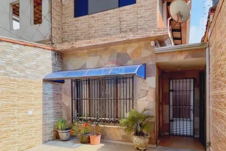 Sobrado com 4 Quartos à venda, 152m² no Guilhermina, Praia Grande