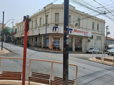 Prédio Comercial com 7 Quartos à venda, 1643m² no Centro, Araraquara