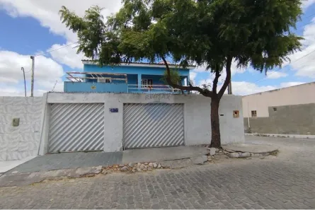 Casa com 5 Quartos à venda, 200m² no Boa Vista, Caruaru
