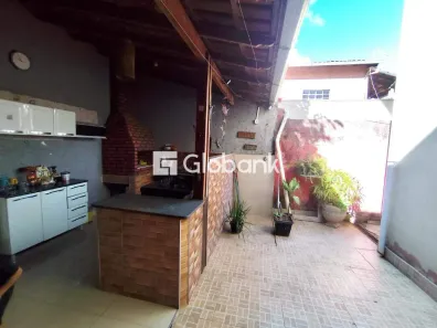 Casa com 6 Quartos à venda, 200m² no Dona Gregória, Montes Claros