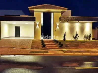 Casa de Condomínio com 4 Quartos à venda, 231m² no Granja Marileusa, Uberlândia