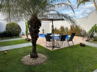 Casa com 5 Quartos para alugar, 440m² no Mediterrâneo, Londrina