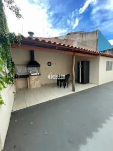 Casa com 3 Quartos à venda, 247m² no Cidade Jardim, Uberlândia