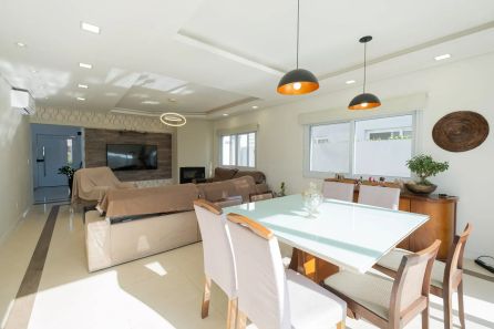 Casa com 4 Quartos à venda, 260m² no Laranjal, Pelotas