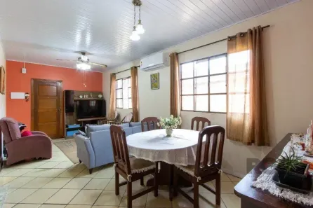 Casa com 2 Quartos à venda, 144m² no Camaquã, Porto Alegre