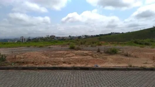 Lote/Terreno à venda no Jardim Amália, Volta Redonda